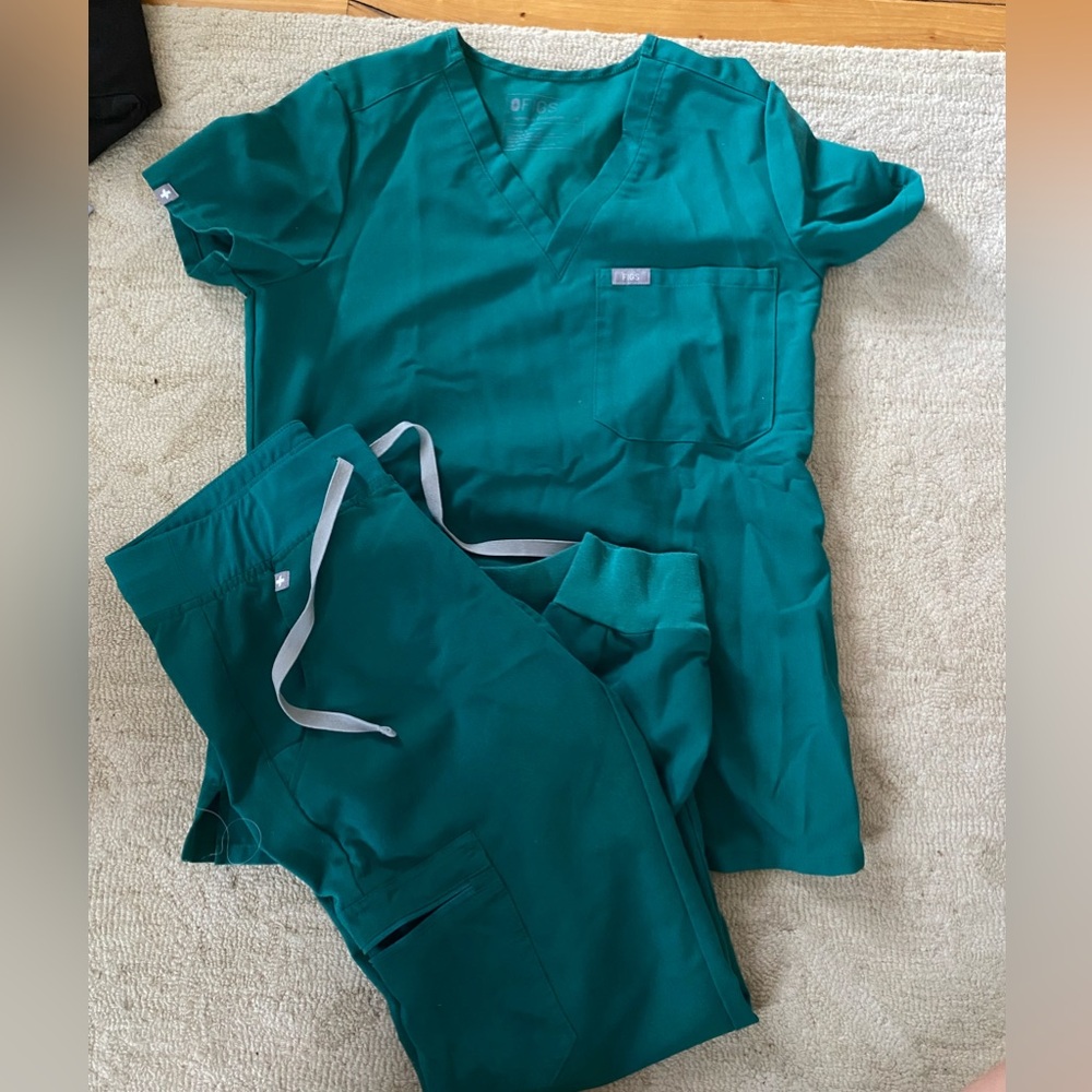 Figs scrubs hunter green